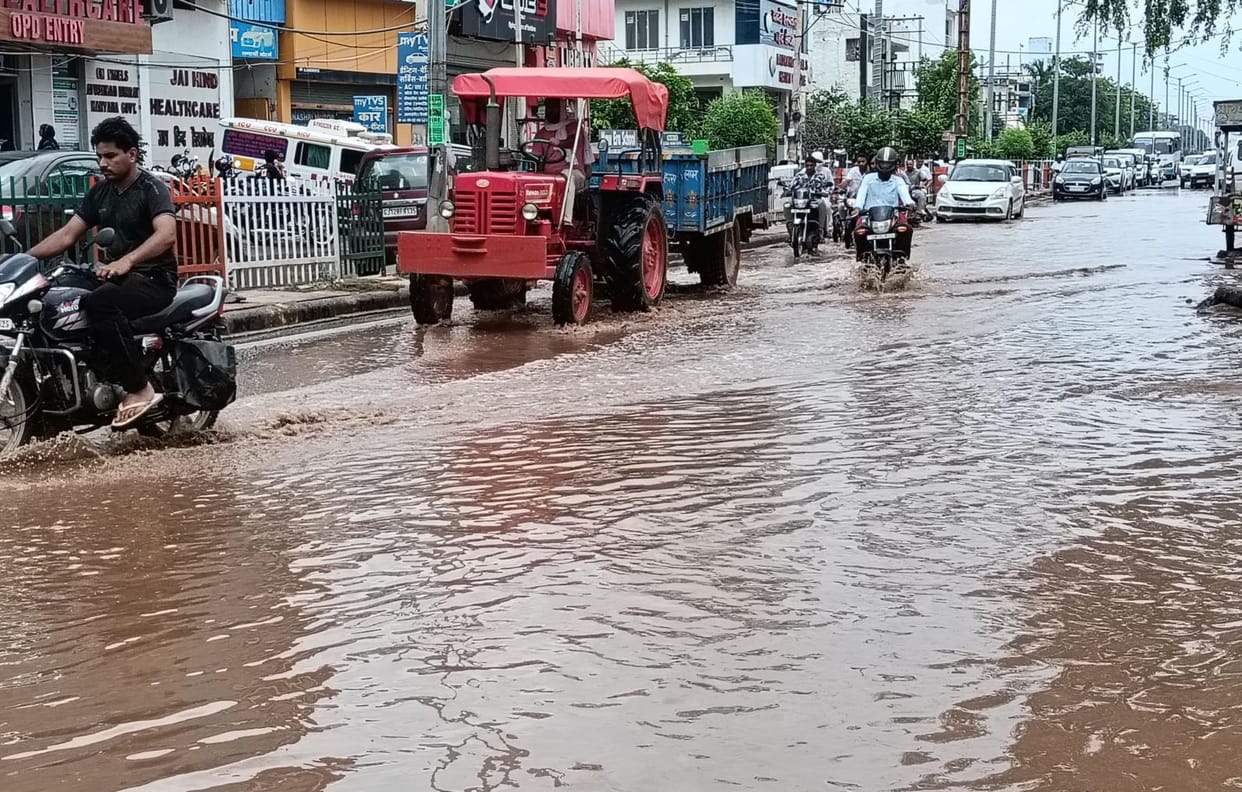 Rain warning, administration alert, officers will not be able to leave the station