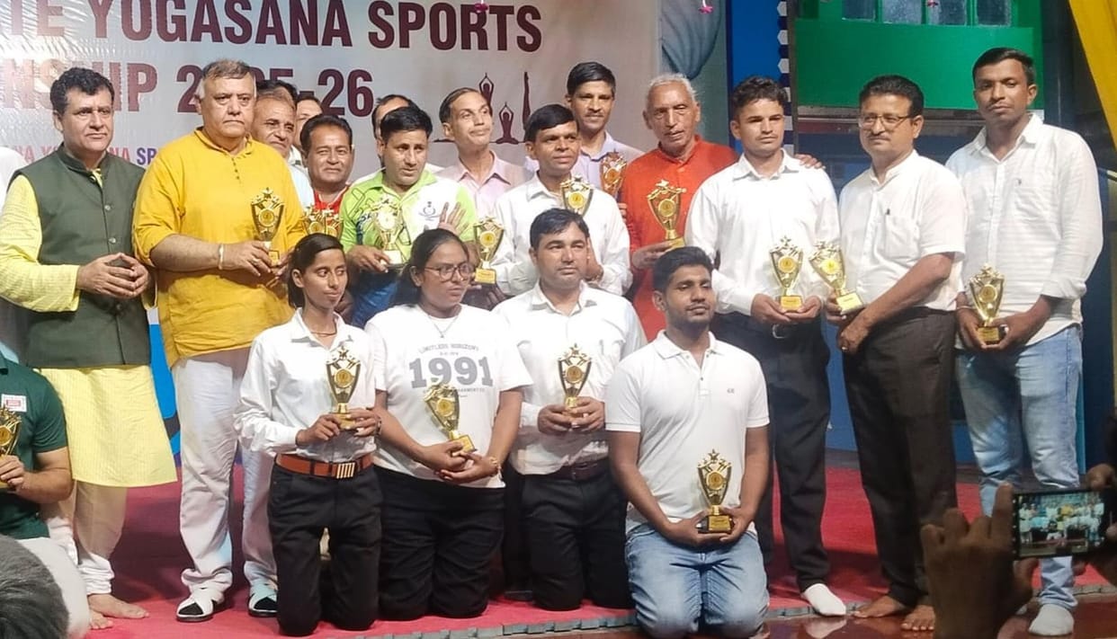 The players of the district performed brilliantly in the state level yoga competition