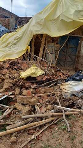 Four buffaloes died due to the wall collapse in Maihar, farmer suffered a loss of more than 2.5 lakhs