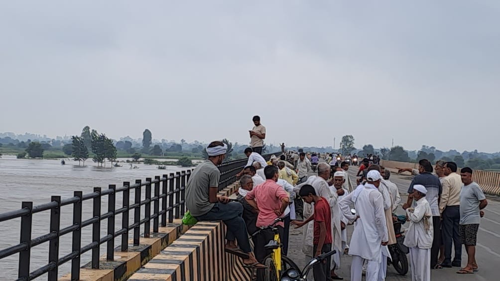 There is no dam between Hathwala and Rakseda
