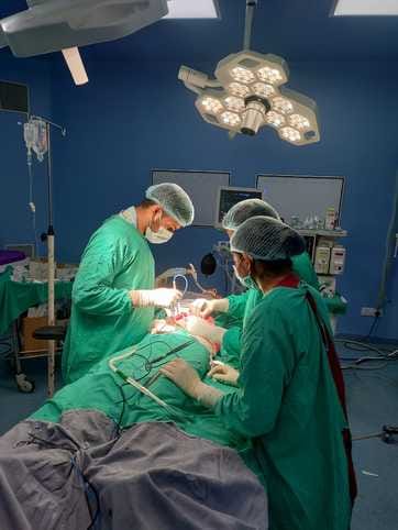 Along with thyroid cancer, there were lumps on both sides of the throat, the operation lasted for six and a half hours