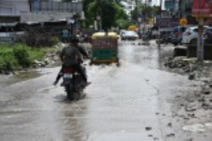 There may be showers in the capital today too, humidity will increase again