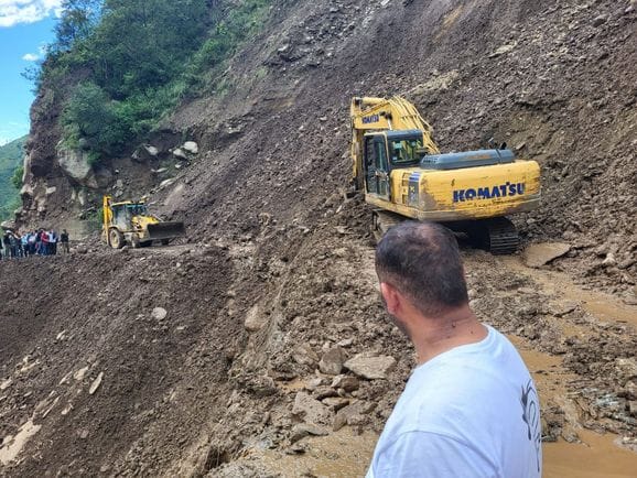 Vehicles started running on the Chamba to Pathankot highway after 14 hours
