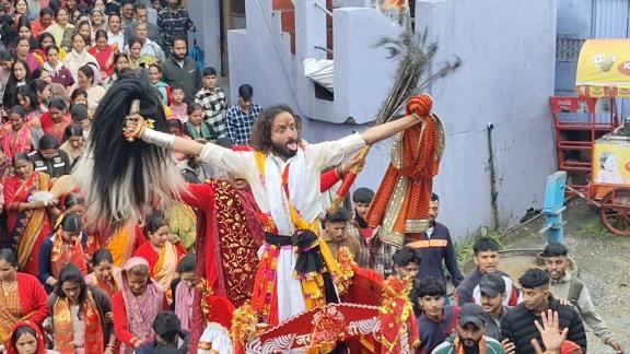 Champawat city filled with devotion due to the grand Dola Yatra of mother Nanda-Sunanda
