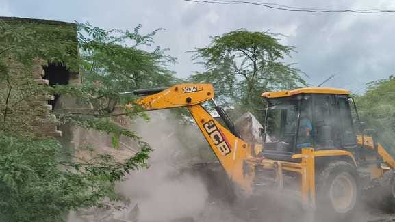 Bulldozers run on the houses of three people including Dilip murder case shooter Ramji