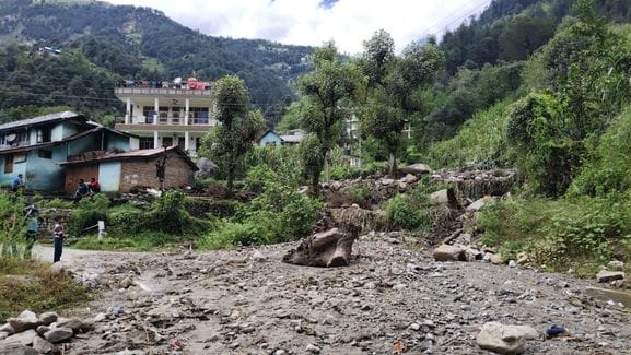 Flood like situation in Gajnoi village, 15 houses evacuated