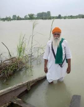 Water level increased, tractor is not working, flood victims demanded motor boat