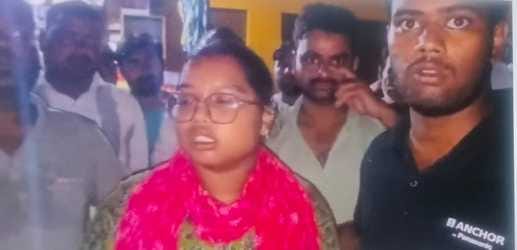 The couple from Kolkata was first pickpocketed and then beaten up