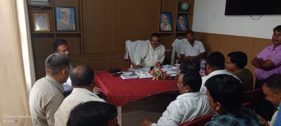 Employment servants and panchayat assistants boycotted the crop survey training