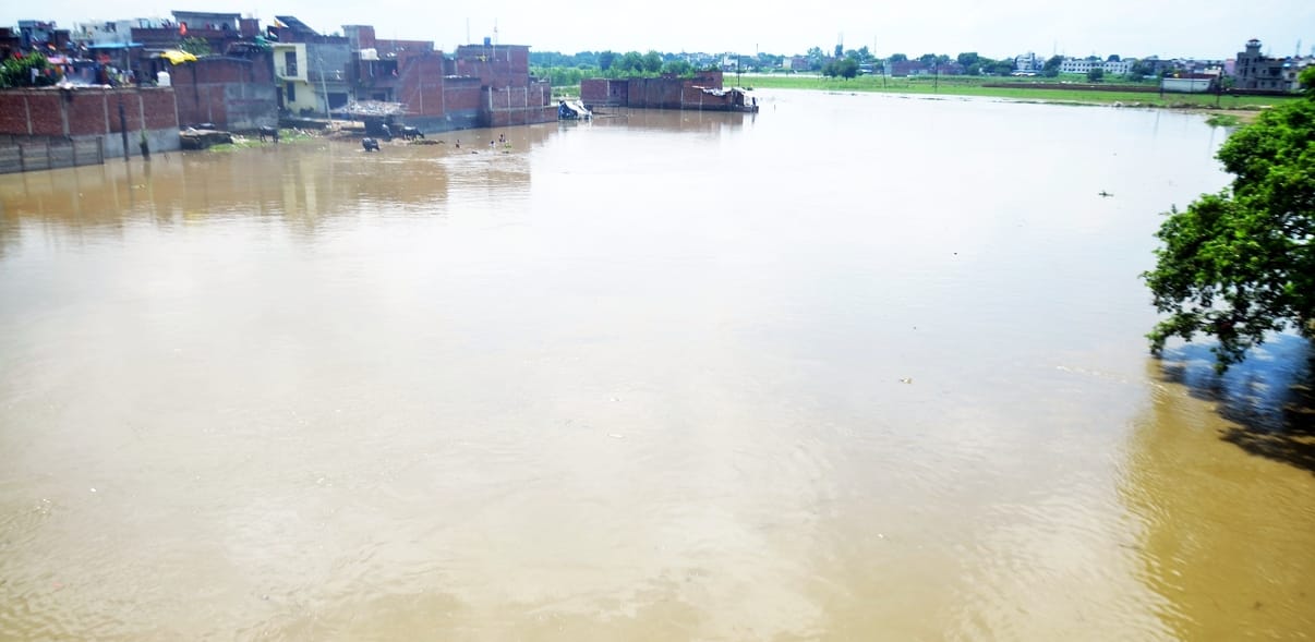 Water of Khannaut river entered the houses in Lodhipur