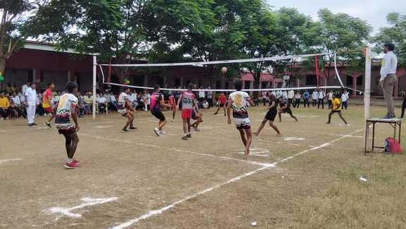 Mirzapur's team dominated the volleyball competition
