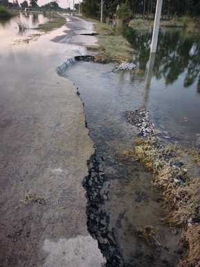 After the rain, Ganga is in spate again, many villages on the banks of the river are surrounded by water