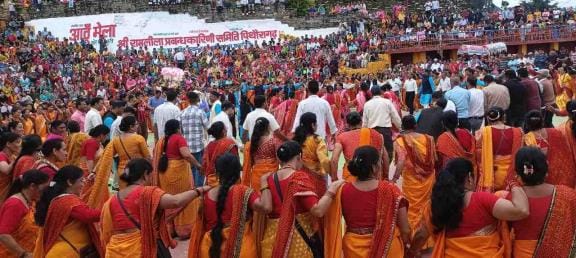 With the rain stopping, the folk festival Saatun-Aathun became more colorful