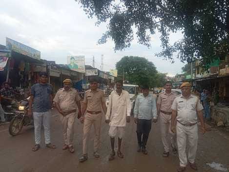 Bundi News: Fugitives who assaulted Panchayat Secretary in police custody, paraded through market under guard