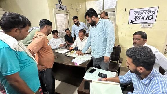 7 lakh income from auction of 80 shops