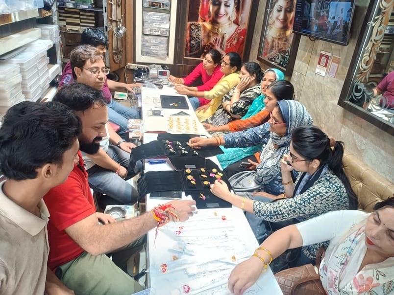 Mumbai's light weight jewellery which looks heavy is attracting women