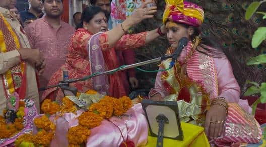 श्रीमद्भागवत सप्ताह षष्ठम दिवस रही जारी, उमड़ी भीड़। संवाद