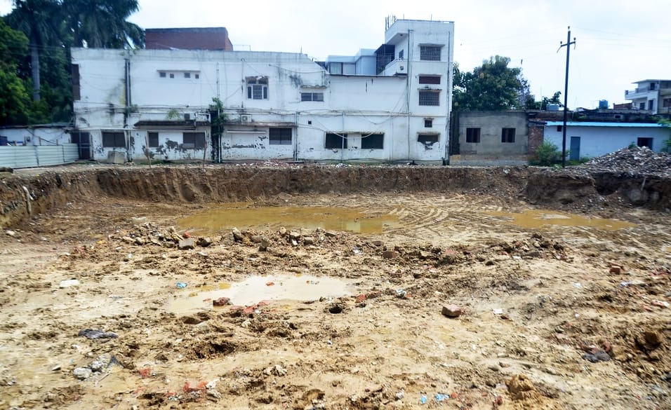 Construction of four-storey parking starts at Shaheed Dwar, will provide relief from traffic jam