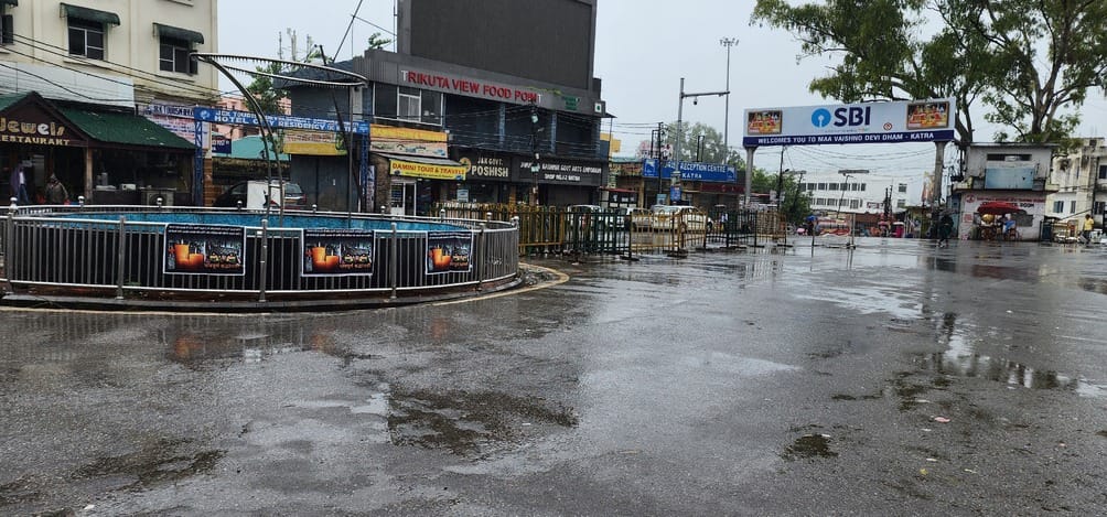 Katra, Yatra Stop, Road Empty