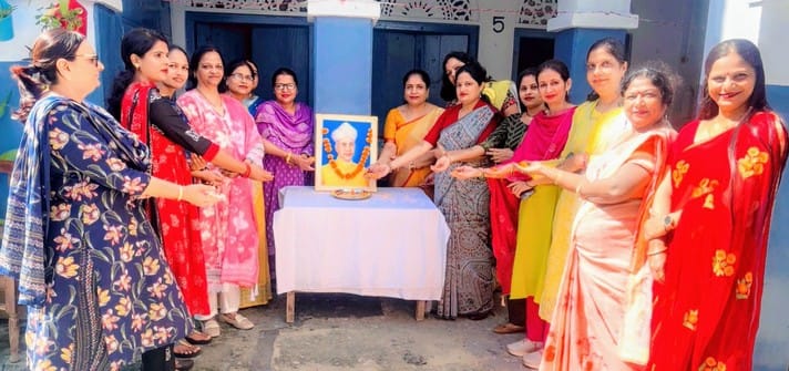Students paid tribute to teachers on Teachers' Day