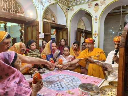 Paryushan festival: Tirthankara Shri Chandraprabhu Bhagwan was worshipped with great mastakabhishek