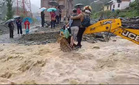 Bhadarwah, Flood in Drain, Help Peoples With JCB