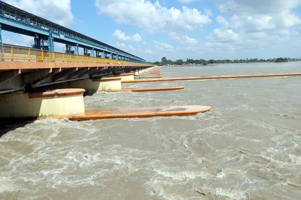 Bijnor: Meerut-Pauri highway opened for all vehicles, was closed due to fear of embankment breach and flood.