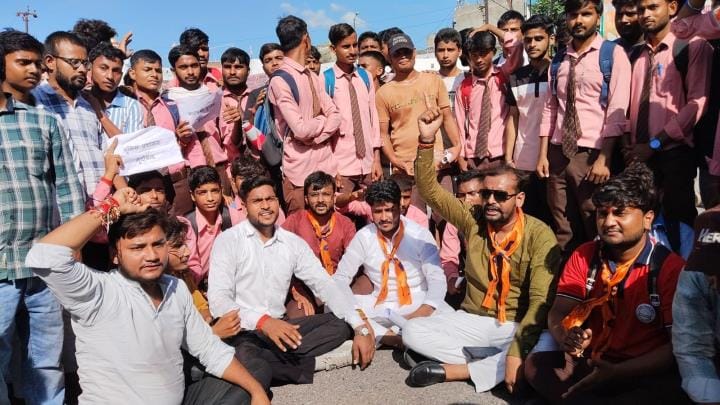 Angry ABVP workers blocked the highway