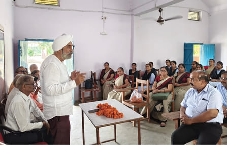 MLC Dr. Harisingh Dhillo heard the problems of teachers
