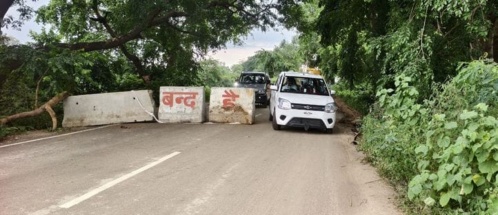 The culvert cracked and deep potholes formed, vehicles continued to move despite the lockdown
