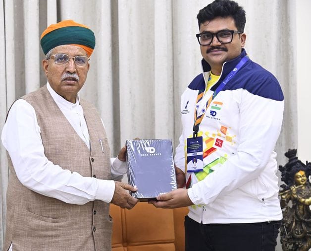 Anshuman won gold medal in badminton championship