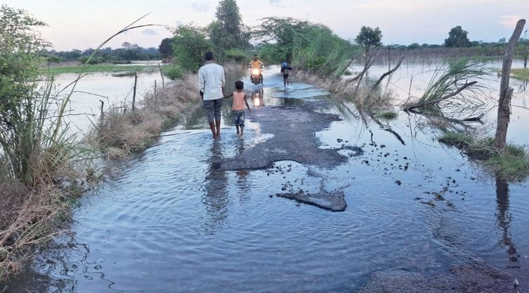 Flood threat looms again in Aung, villagers of 12 villages are scared