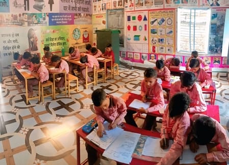 Primary school Amkheda shines by teaching with technology