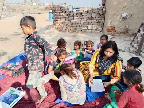 Sangeeta became an inspiration, taught slum children, gave women the flight to self-reliance
