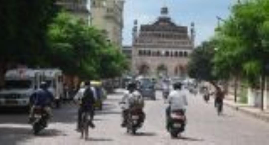 Heavy vehicles are causing breathing problems in the heritage zone