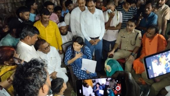 Uproar over murder of a youth...jam created by stopping the dead body
