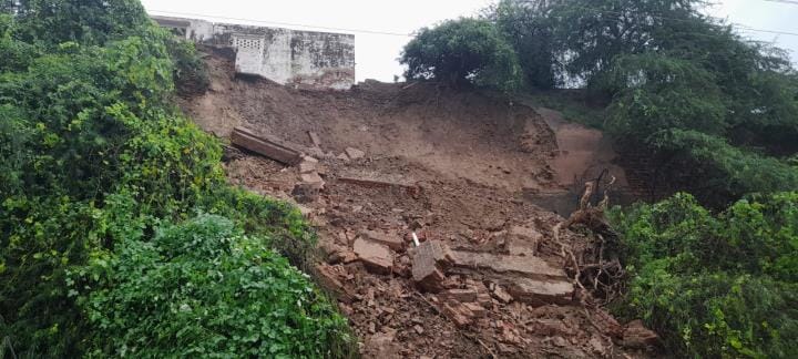 The wall of Yogmaya Fort collapsed due to rain