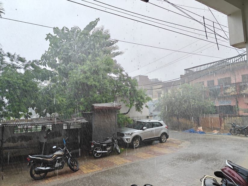 16 mm rain for 30 minutes in the evening, temperature dropped by 2 degrees