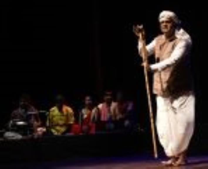Bhikhari Thakur's personality came on stage