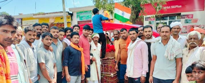 A group of three hundred Kanwariyas from Bhind took 51551 Gangajali