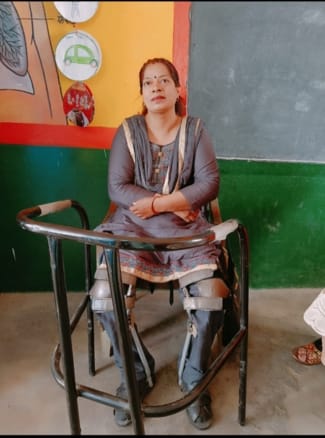 Half of his body was left behind in an accident, but he did not give up his courage to teach