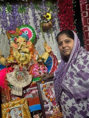 Tableaux created a buzz in Sewan, people danced to bhajans