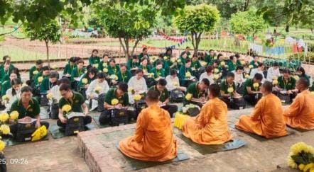 Followers worship the Bodhi tree