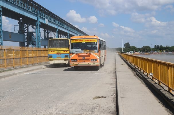 30 buses of Bijnor depot passed through the barrage bridge