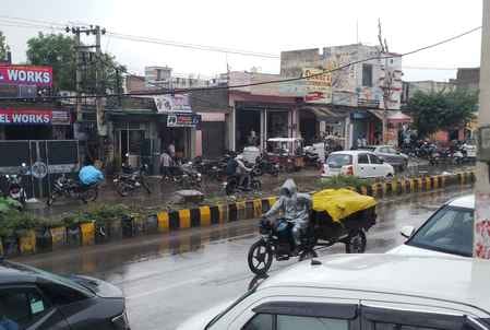 Disaster rain, waterlogging in the city including the market