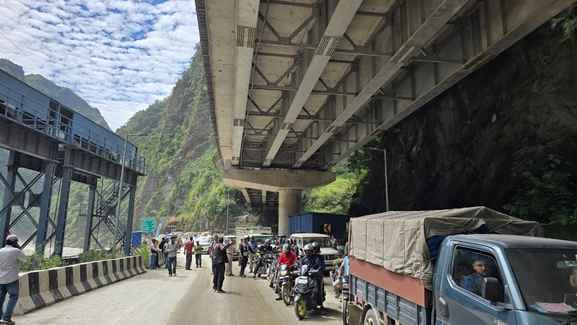 Hundreds of vehicles were removed as soon as the four-lane was restored