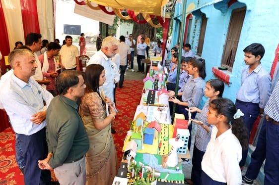 Exhibition increases scientific understanding among children: Sunil Dutt