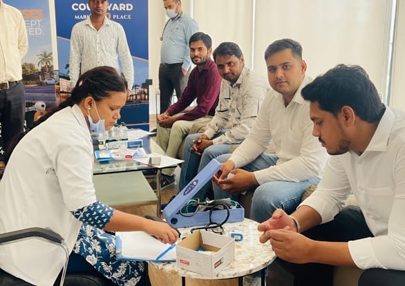 Health checkup done in the camp, free medicine provided