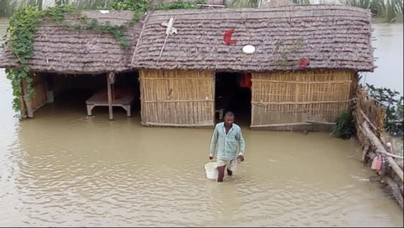 250 bigha farmland got submerged in the river due to erosion