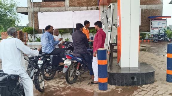 Petrol is being given indiscriminately to those without helmets